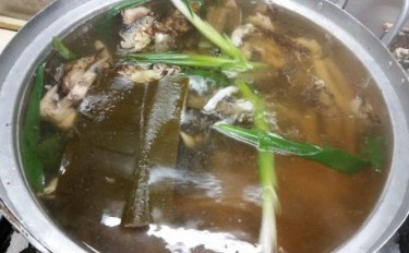 京都の季節料理すっぽん鍋・筍料理・鱧料理の専門店三栄の鱧しゃぶ出汁